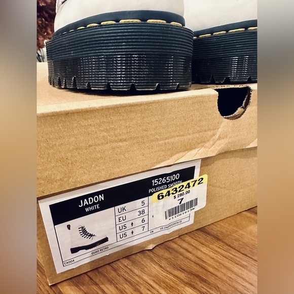 White Dr. Martens Jadon platform sz7 - Picture 2 of 5